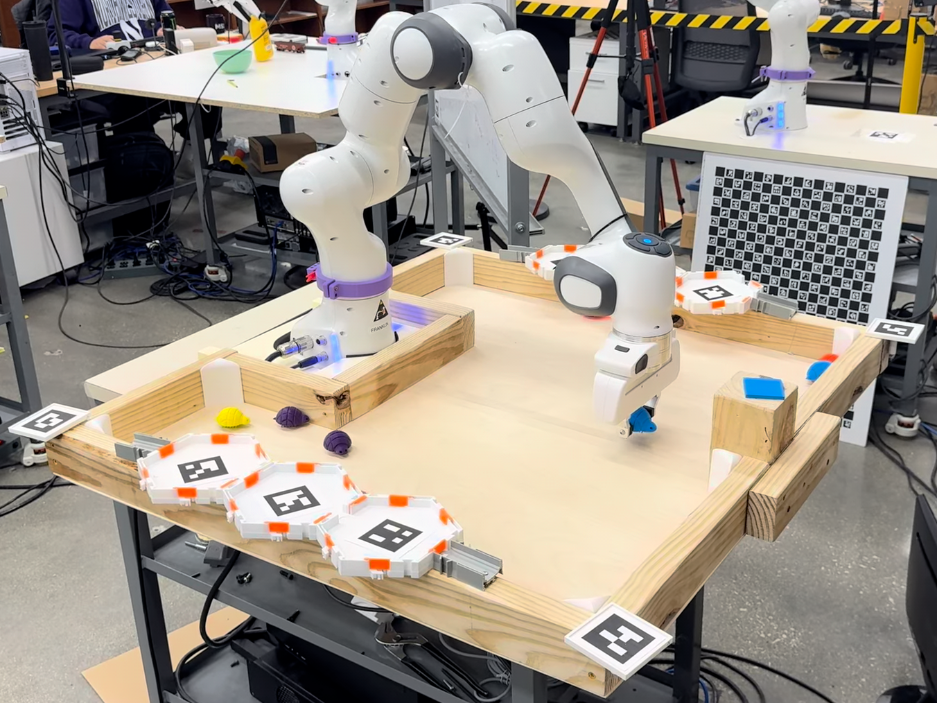 The FER arm picking up a turtle/HexBug